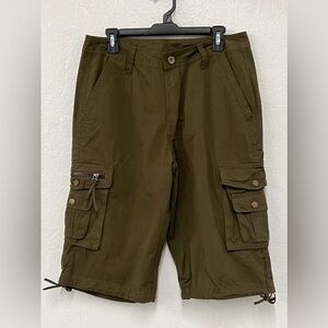 Mens 100% Cotton Cargo Shorts - 8
Pocket - 32" waist - Green